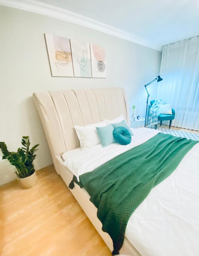 Like Home Apartments Timiryazev Street Almaty Esterno foto