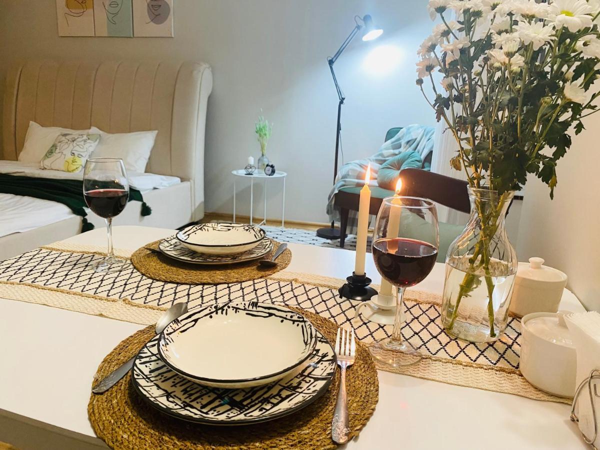 Like Home Apartments Timiryazev Street Almaty Esterno foto